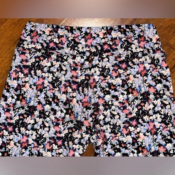 American Eagle Flower Print Capri Leggings - Picture 6 of 11